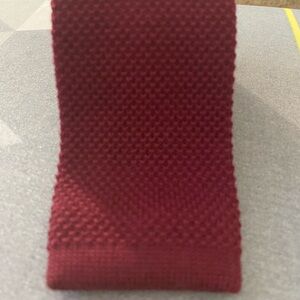 Burgundy knit tie